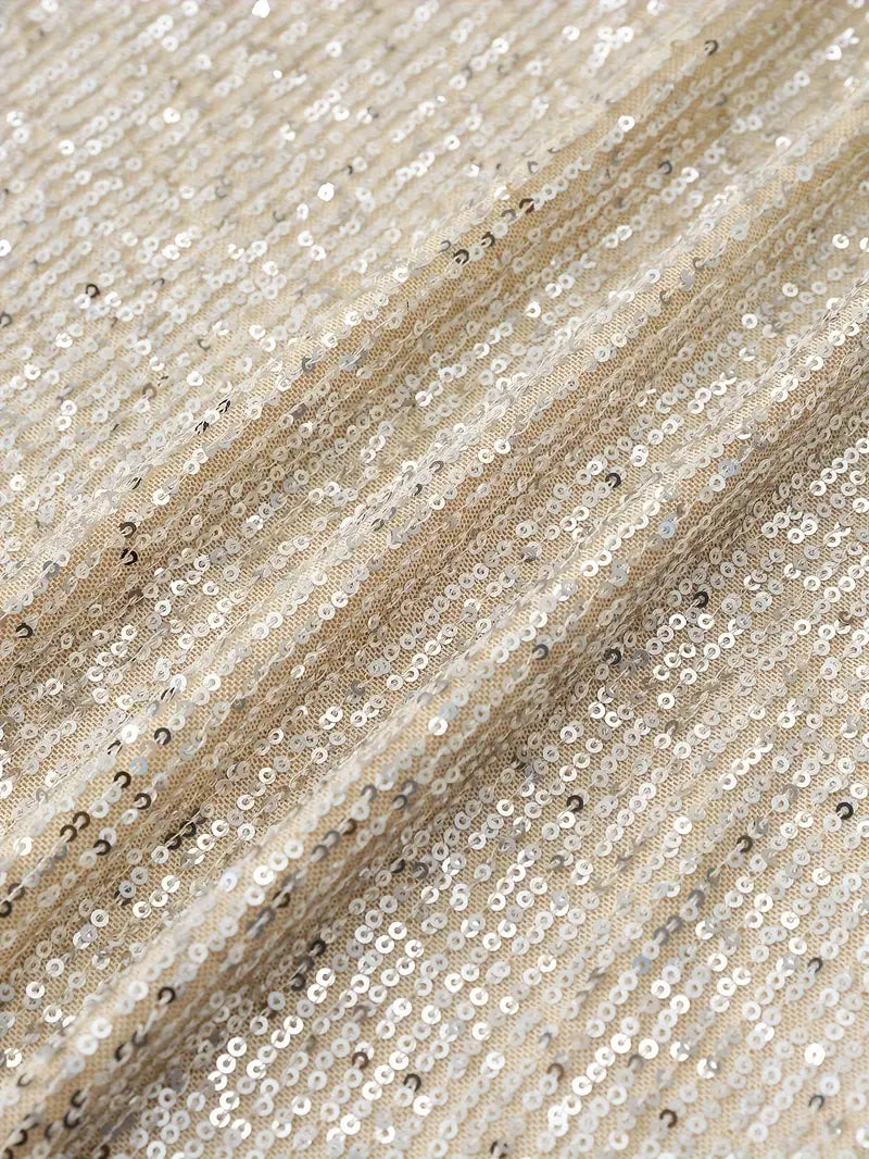 Vestido de festa com paetês e contraste