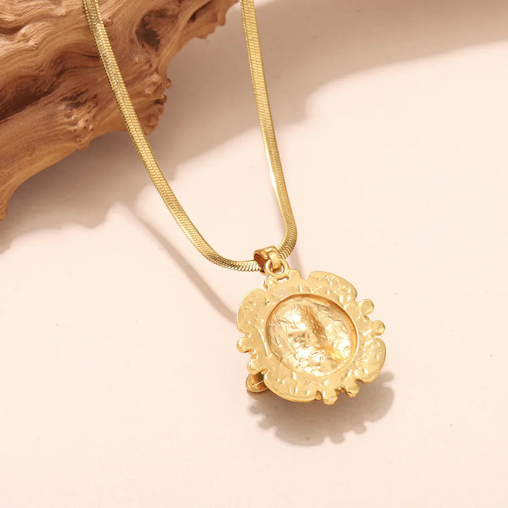 Colar de Pingente de Abelha em Ouro Chic com Turquesa