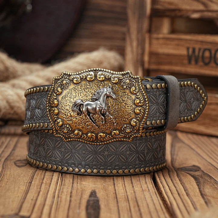 Cinto de couro com fivela de ferro