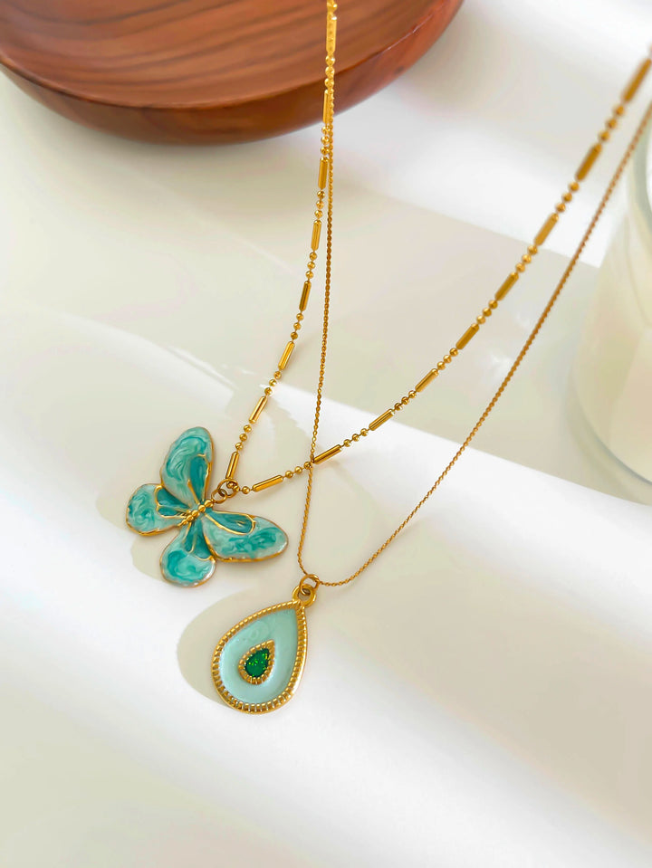 Conjunto de Colar com Pingente de Borboleta Azul e Gota d'Água