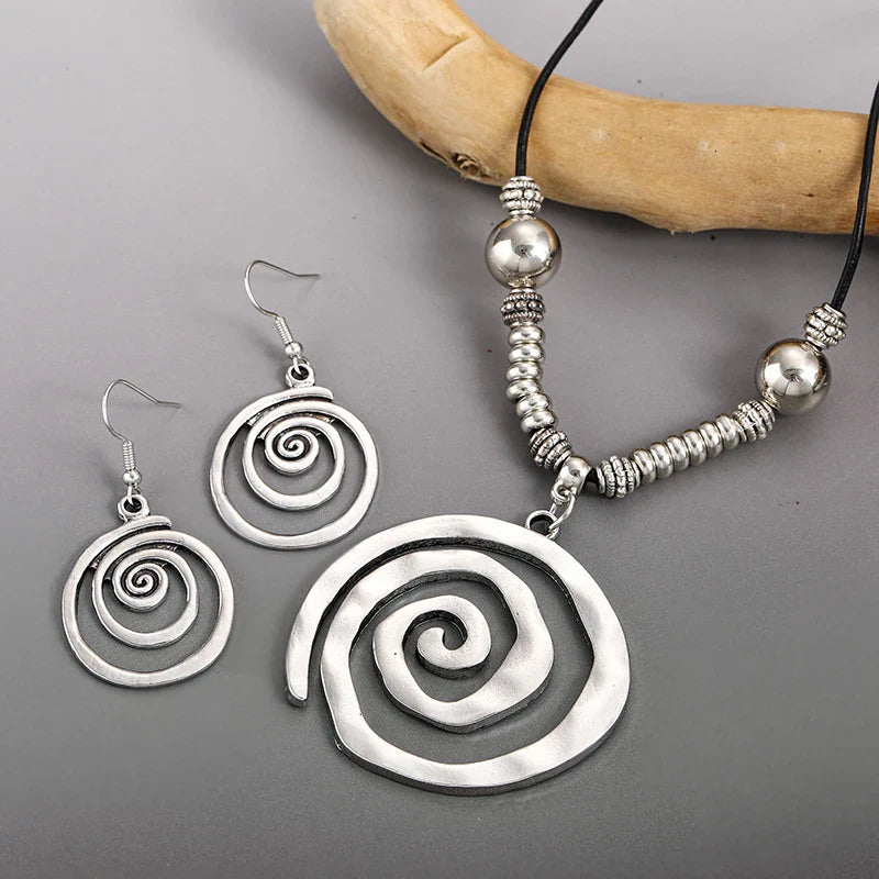 Conjunto de Colar e Brincos Espiral