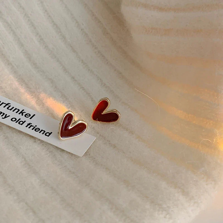 Brincos de Estudo de Esmalte em Forma de Coração Vermelho Elegante