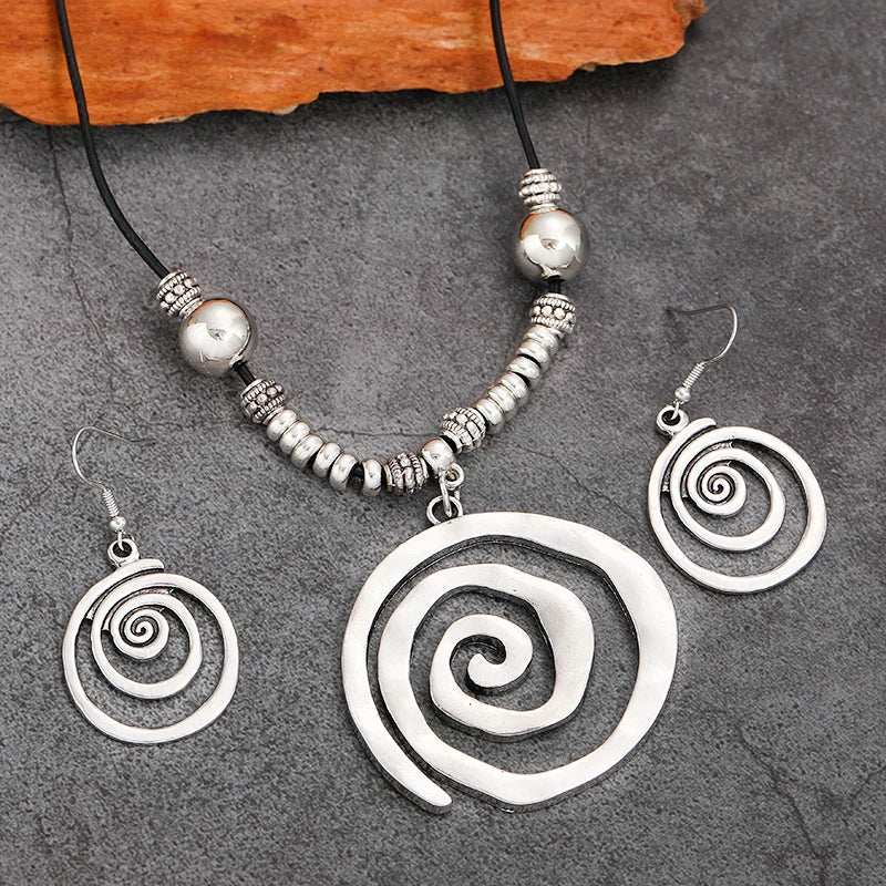 Conjunto de Colar e Brincos Espiral