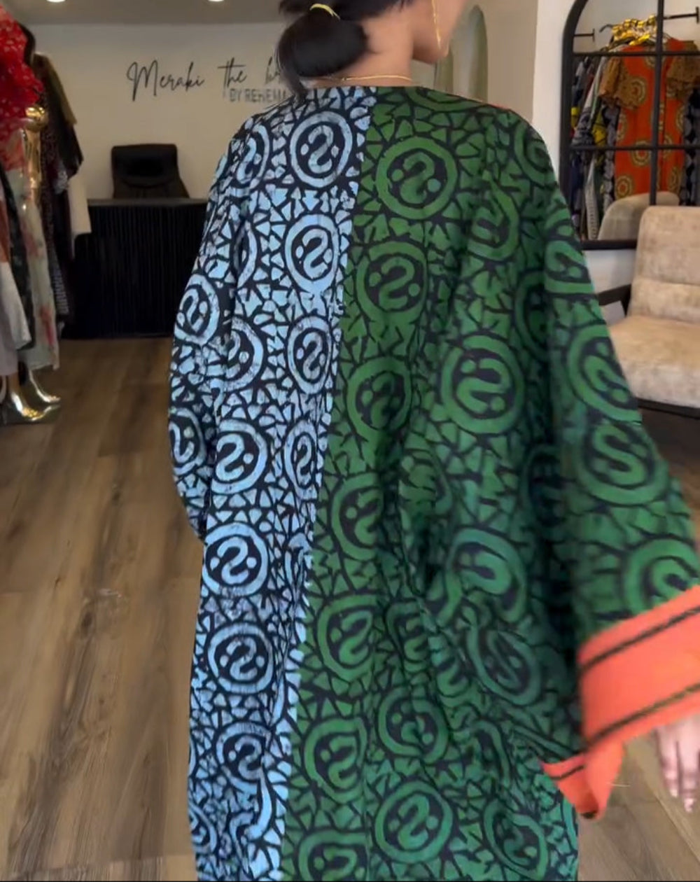 LIVARA™ | Vestido Chic com Painel de Cores