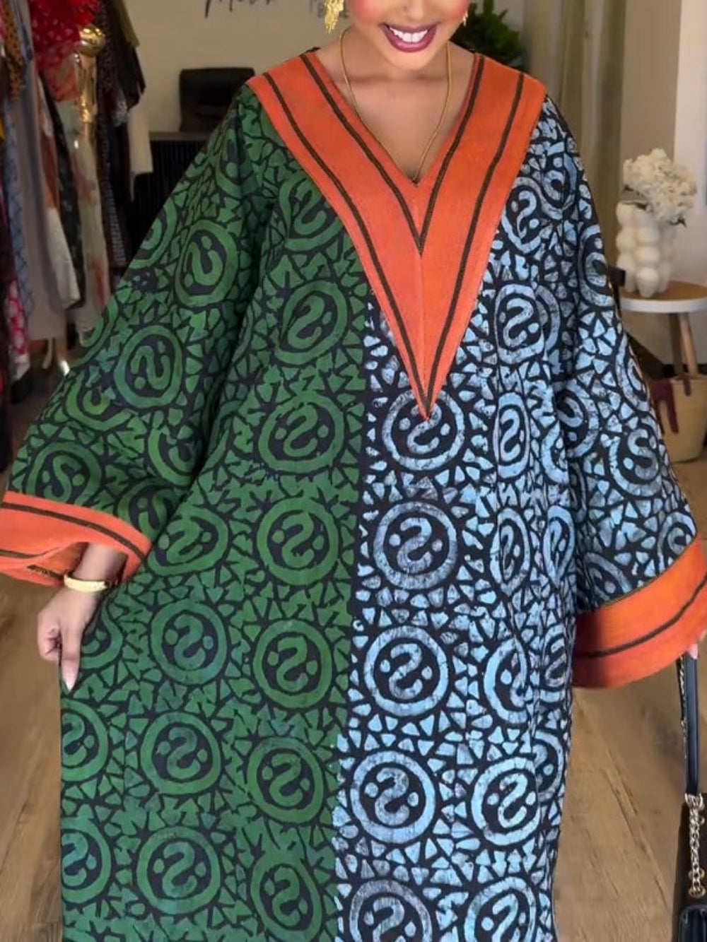 LIVARA™ | Vestido Chic com Painel de Cores