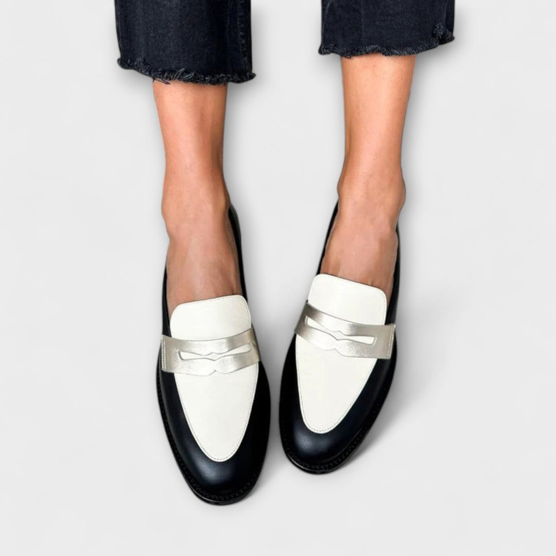 Xara – Sapatos loafers pretos com brilho metálico