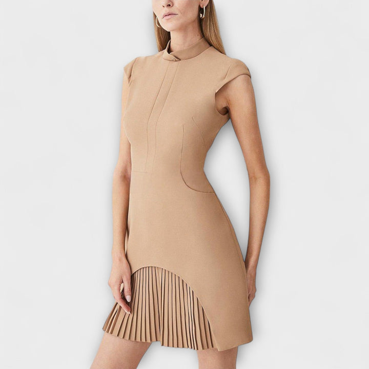 Elowen – Vestido Mini em Patchwork com Inspiração Militar