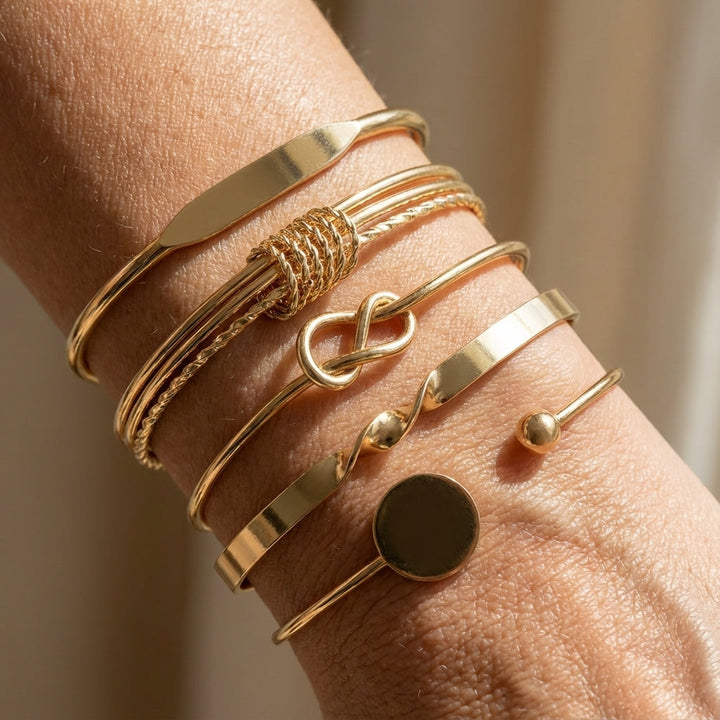 Conjunto de Pulseiras de Ouro com Elegância Sofisticada e Nó