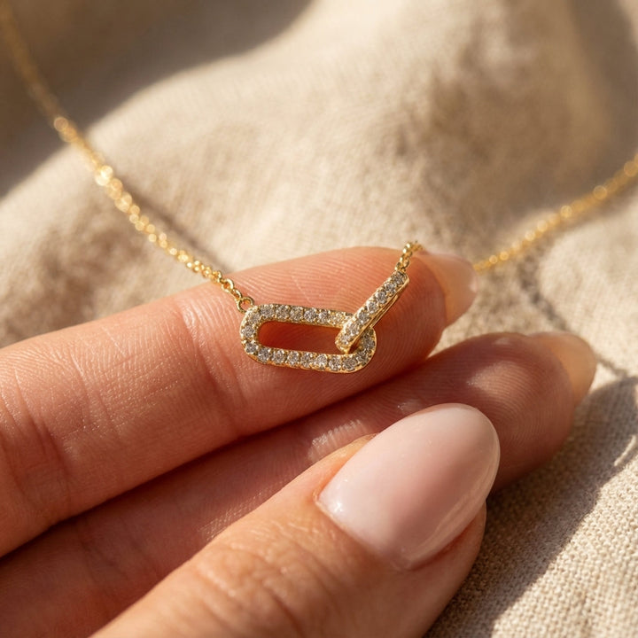 Pingente Duplo em Forma de Oval com Diamante